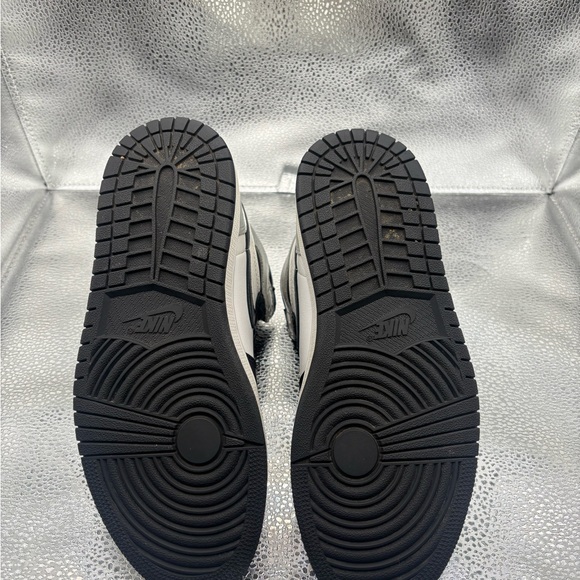 Air Jordan 1 High Sliver Toe - Picture 3 of 6